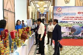 庆和省与宁顺省旅游发展合作会议