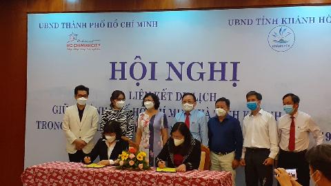 Conférence de la collaboration du tourisme entre Ho Chi Minh Ville et Khanh Hoa dans la nouvelle situation