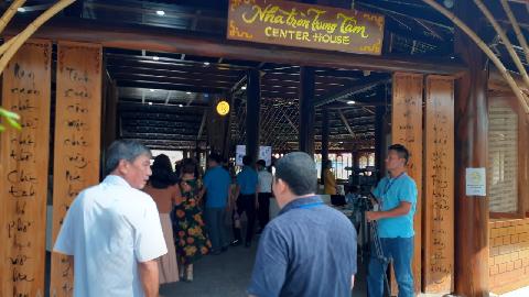나트랑(Nha Trang)은 선전을 강화하고 문명화된 관광 행동규칙을 이행하는 약속 서명을 조직함