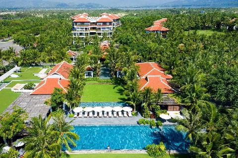 Khánh Hòa có 2 resort lọt top 10 khu nghỉ dưỡng cho gia đình tốt nhất thế giới