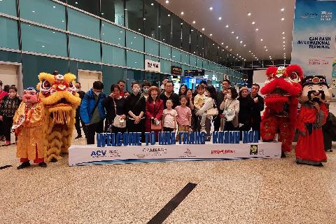Đón đoàn khách du lịch quốc tế từ Hồ Nam (Trung Quốc) đến Nha Trang – Khánh Hòa