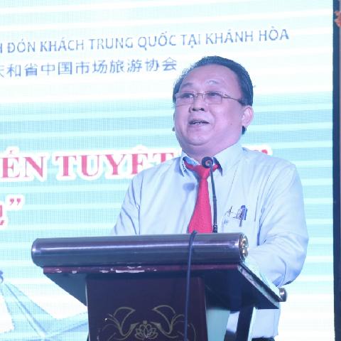 KHANH HOA省と四川省（中国）の観光企業は出会い、接続及び協力する。