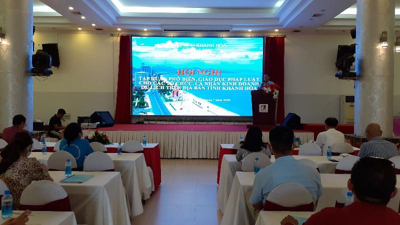Khanh Hoa観光局は、観光事業に関する法律知識を共有する。